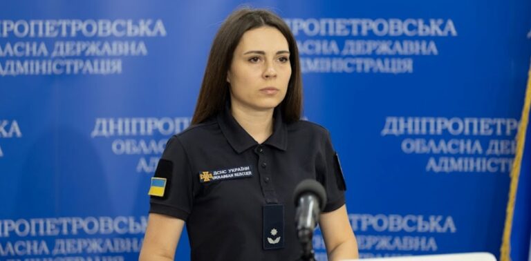 Пошкоджені будинки, аграрна техніка, сонячна електростанція: наслідки ворожого обстрілу Апостолівської громади