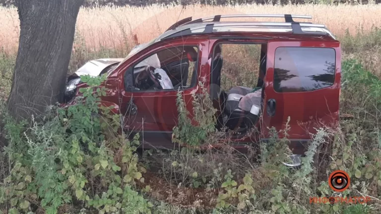 На трасі під Дніпром сталася потрійна аварія