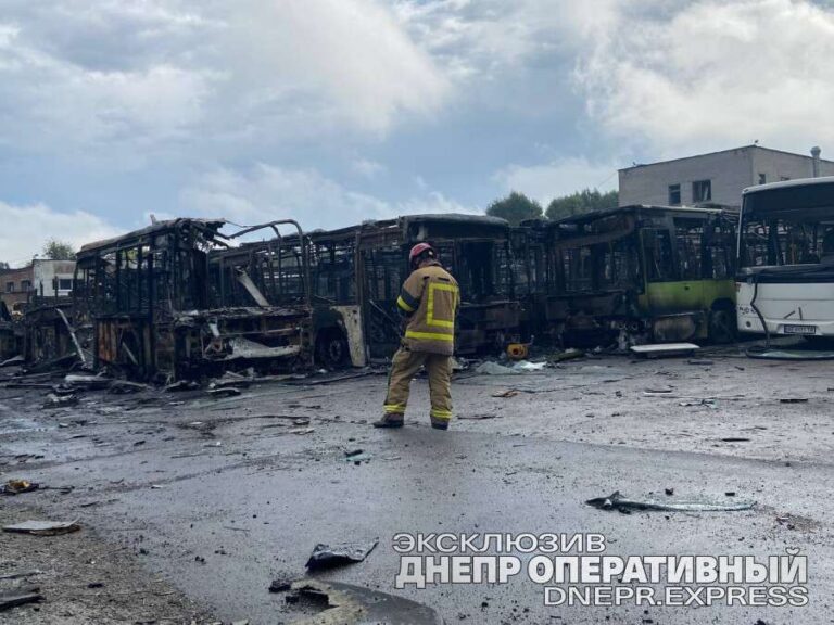 У Дніпрі зросла кількість загиблих від ракетного удару