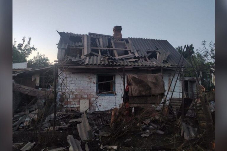 У Нікополі і Марганці пошкоджено понад 50 будівель внаслідок обстрілів 6 вересня
