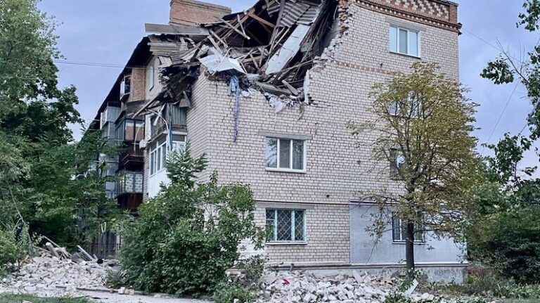 Майже 1,5 тис будинків зруйнували окупанти у Нікопольському районі