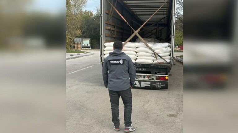 На Дніпропетровщині чиновники продавали гумдопомогу в селах