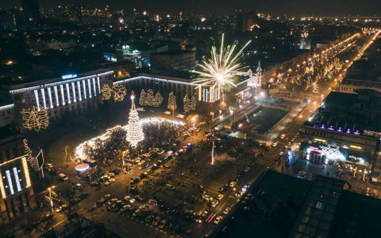 У Дніпрі на новорічних прикрасах вкрали 5,4 млн гривень