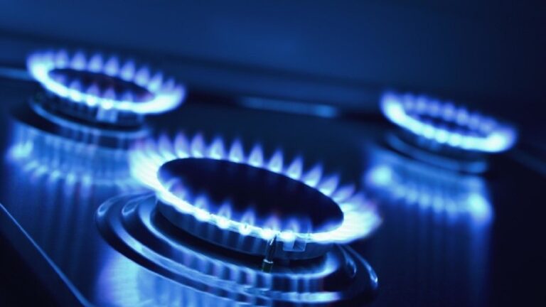 Чи вистачить Україні газу у сховищах
