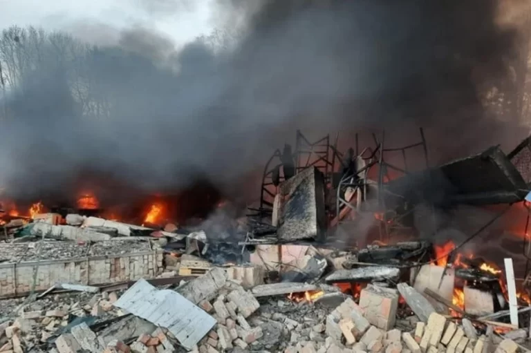Як поводитися, якщо обстріл або ракетний удар застав на вулиці