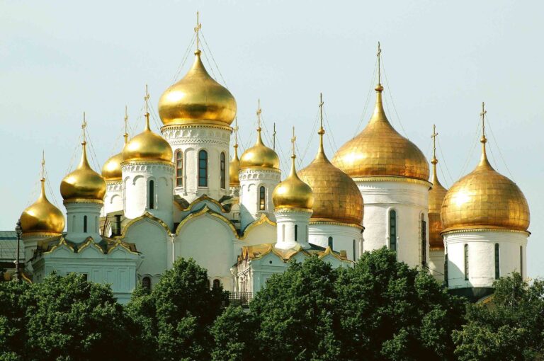 Як рф “вкрала” в України православну віру