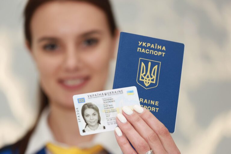 Чи треба дніпрянам змінювати паспорти, якщо їхню вулицю перейменували