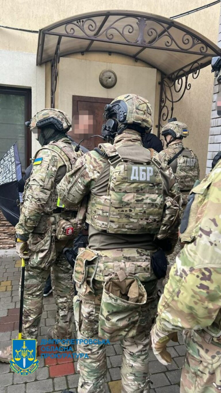 У Дніпрі начальника управління поліції та його спільника судитимуть за вимагання грошей