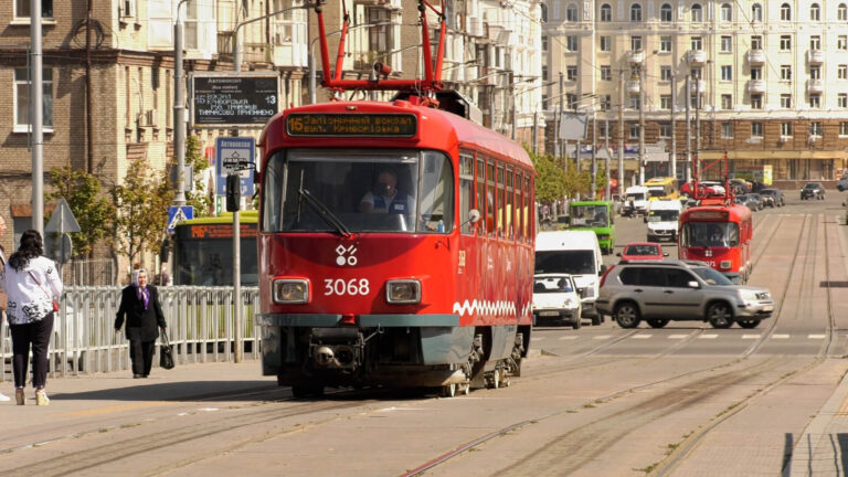 У Дніпрі відбулися зміни у русі громадського транспорту