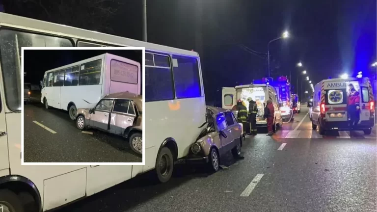 У Павлограді ВАЗ врізався у рейсовий автобус