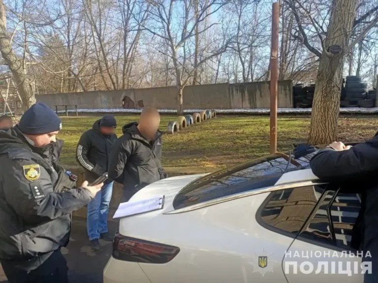 На Дніпропетровщині «на гарячому» затримали наркоторговця