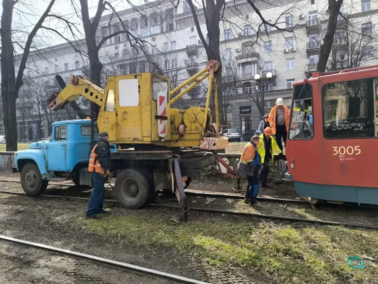 У Дніпрі трамвай №1 зійшов з рейок