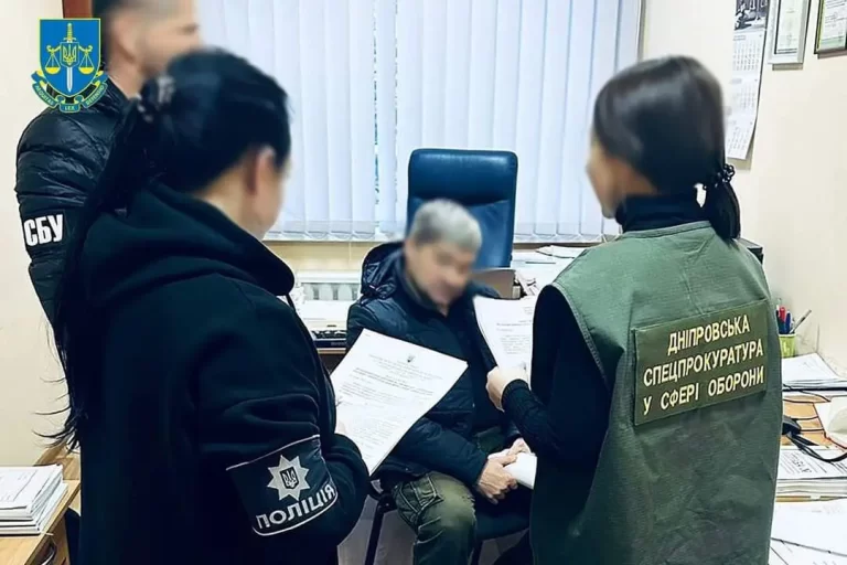У Дніпрі судитимуть співробітника військової частини за розкрадання понад 220 тис грн