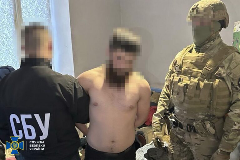 У Дніпрі затримали рекетирів, які вимагали гроші у місцевих підприємців