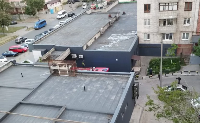 У Дніпрі діти розпалили вогнище на даху багатоповерхівки