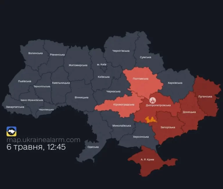 У небі над Дніпром прогриміли потужні вибухи