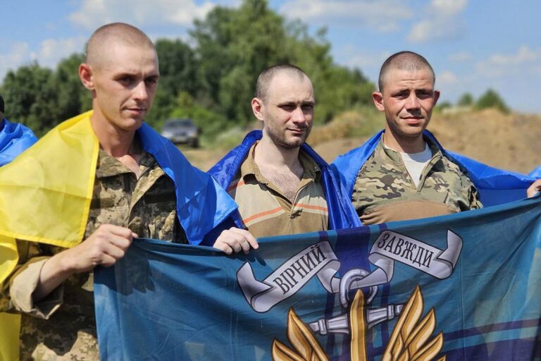 З російського полону повернули 6 захисників з Дніпропетровщини