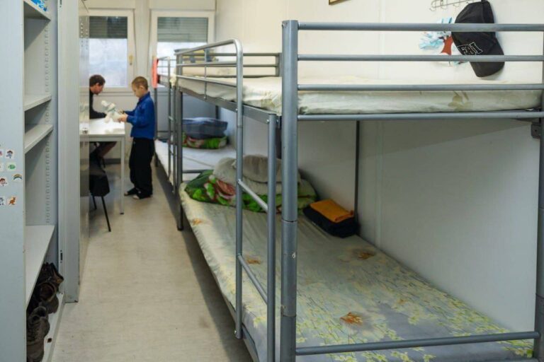 З прифронтових селищ Дніпропетровщини евакуювали понад 75% населення