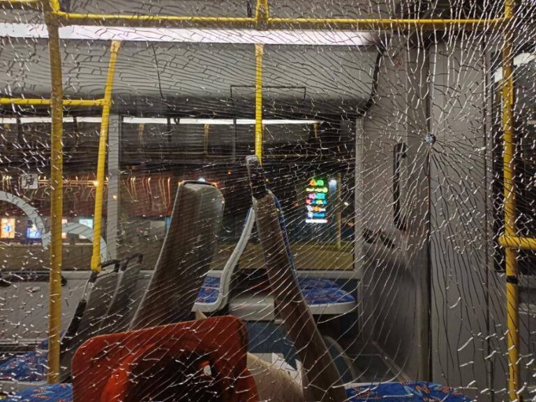 На Дніпропетровщині обстріляли тролейбус