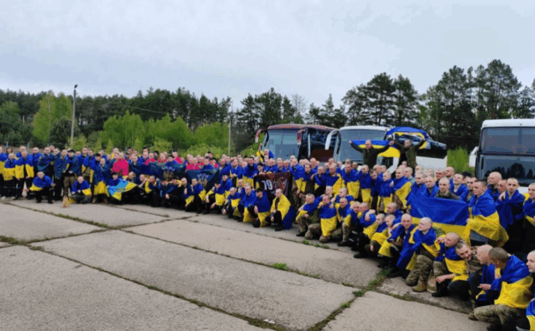 З полону повернулись 18 захисників з Дніпропетровщини
