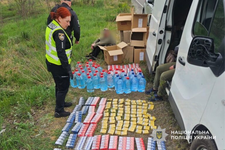 На Дніпропетровщині чоловік налагодив незаконний продаж контрафактного алкоголю та цигарок