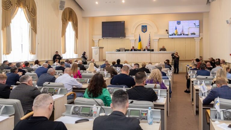 Підтримка Сил Оборони, прифронтових громад, кошти на укриття та реконструкцію медзакладів: основні рішення сесії обласної ради