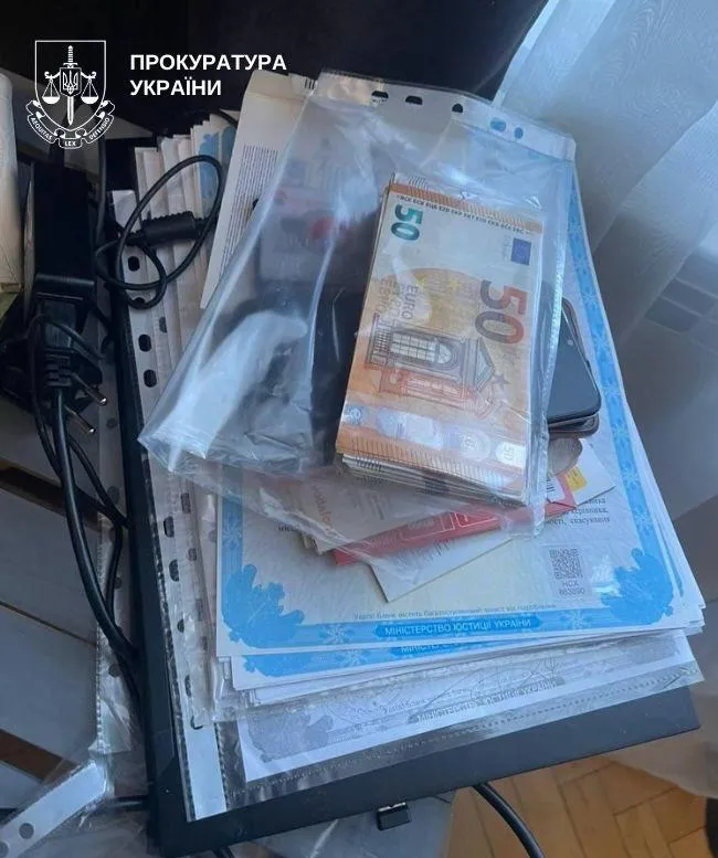 Мешканця Дніпропетровщини підозрюють у крадіжці 20 млн грн в аграріїв
