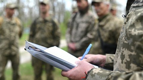 У Дніпрі військовослужбовців ТЦК закидали камінням