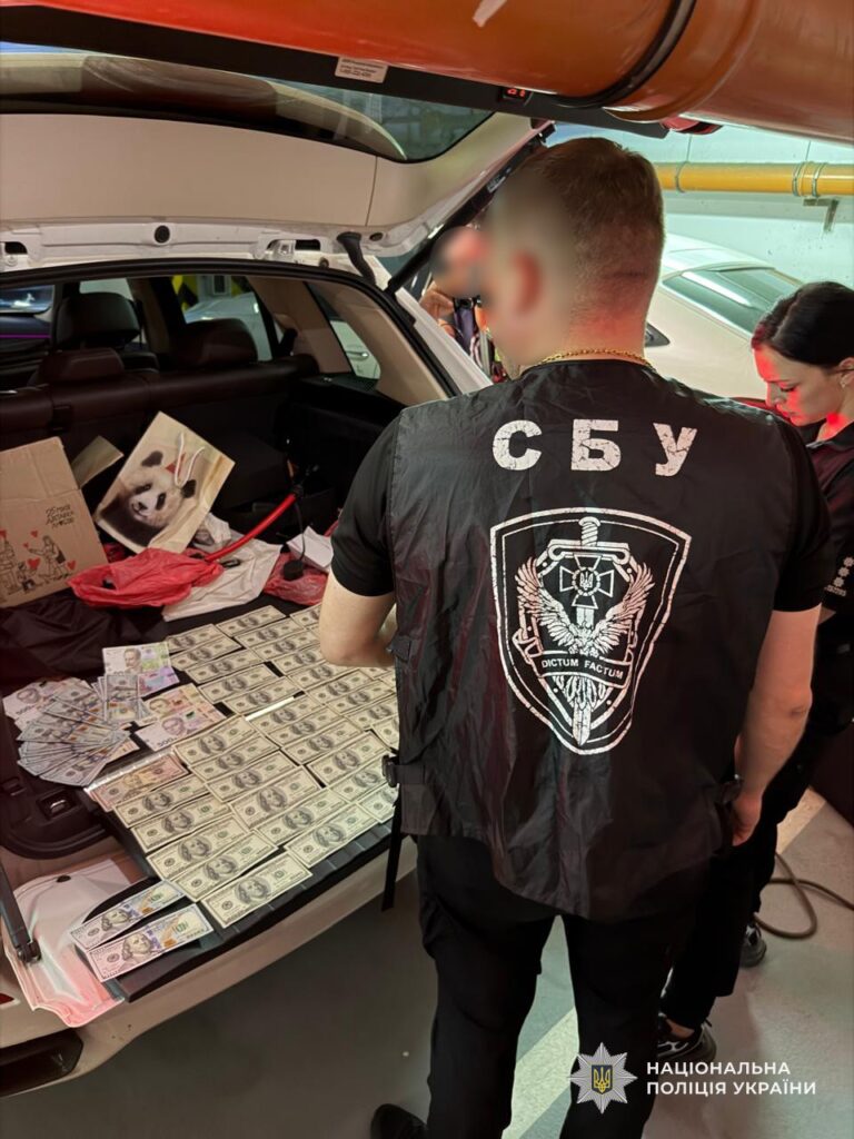 Мешканець Дніпра за 23 тисячі доларів планував зняти чоловіка з військового обліку