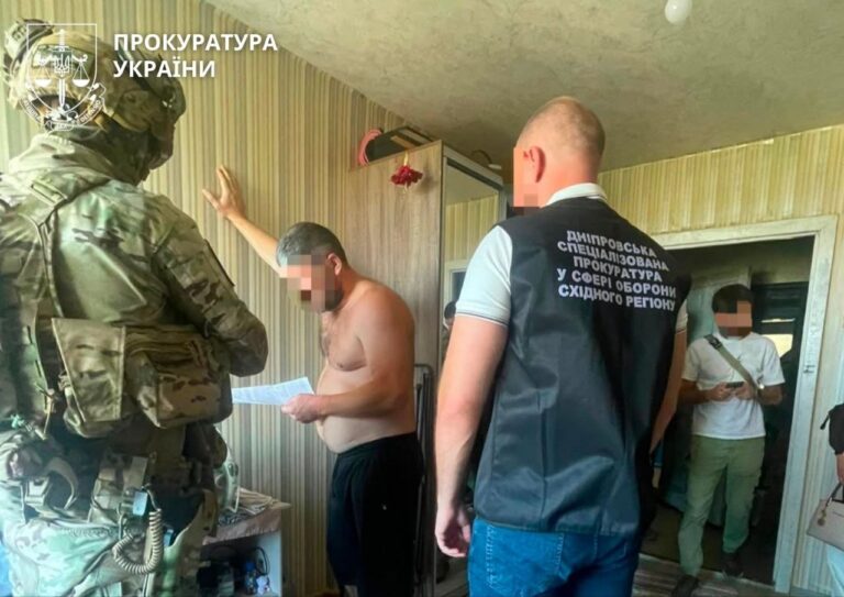 20 тис доларів за переведення військового у тил: на Дніпропетровщині викрили схему