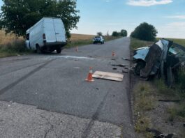 На Дніпропетровщині зіткнулися міжнародна маршрутка і вантажівка