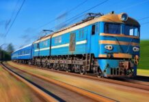 Потяги, що курсують до Дніпра та транзитом областю затримуються через ворожі атаки