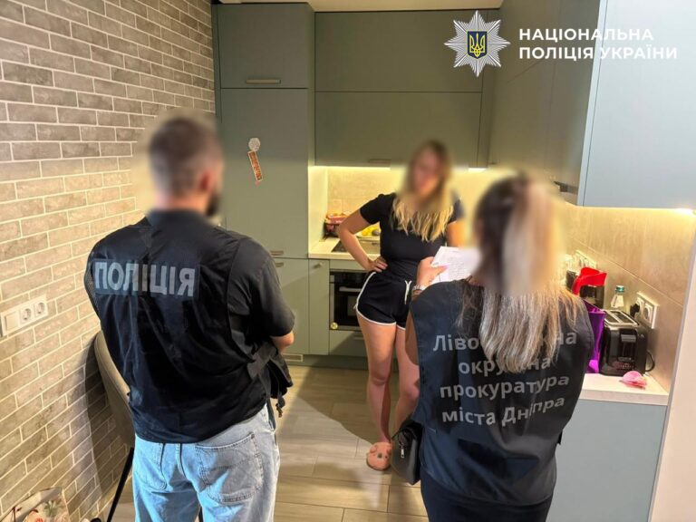 Заробляли на бюджетних тендерах: у Дніпрі викрито «конвертаційний центр»