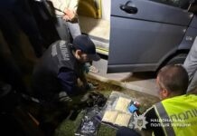У Дніпрі затримали керівника групи, яка виготовляла та торгувала наркотиками