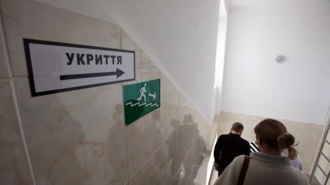Кабмін обмежив доступ до укриттів у школах та дитсадках